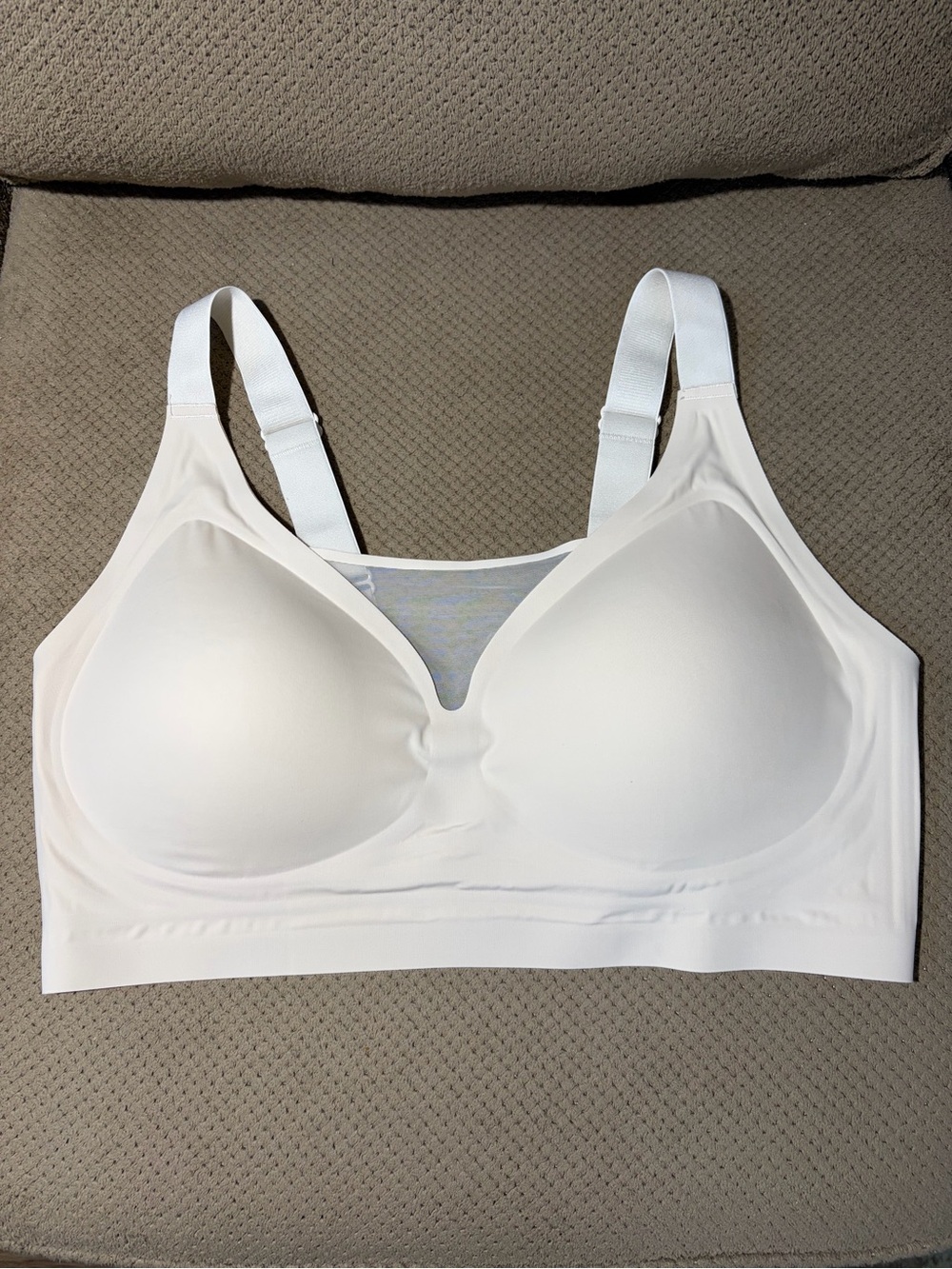 Lightweight Ivory Wireless Molding Bra with Adjustable Straps - XXL